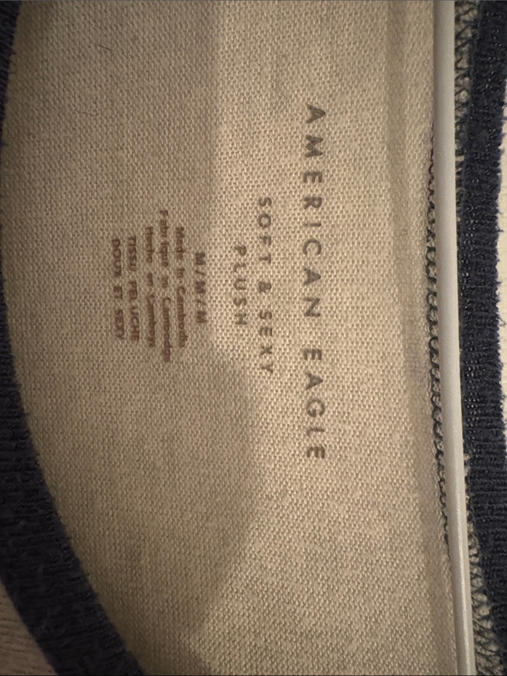 Women’s American eagle long sleeve. - Picture 2 of 3